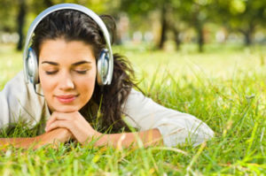 Manfaat Kesehatan dari Mendengarkan Musik