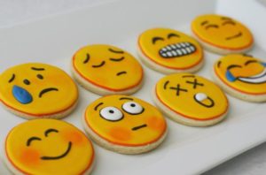 resep emoticon cookies