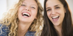 Cara Membuat Teman Tertawa